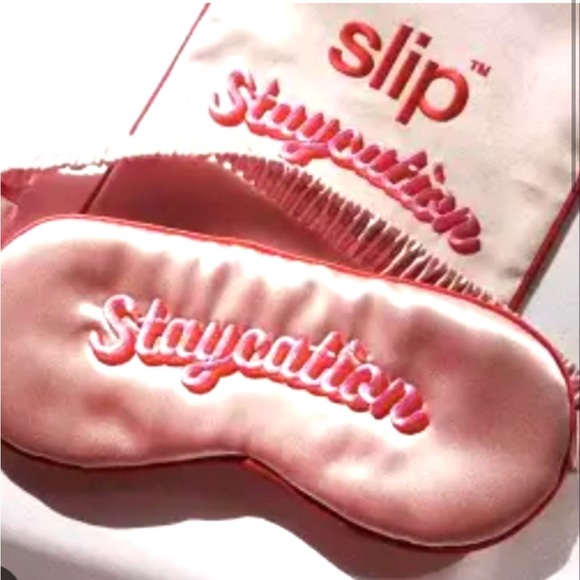 💰HostPick💰 NWT SLEEP MASK and PILLOWCASE - STAYCATION SET ➡️ SOLD OUT - Picture 7 of 7